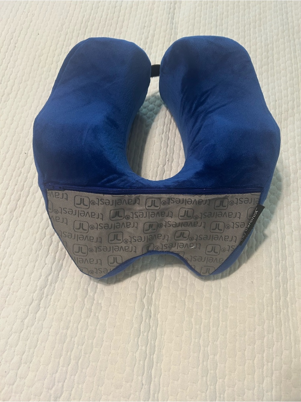 travelrest Nest Travel Neck Pillow in Blue - Picture 3 of 4